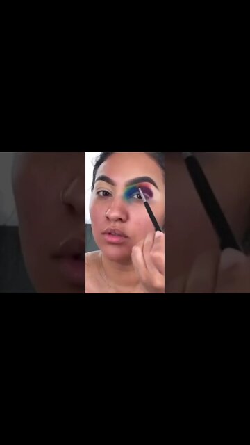 #eyeliner #eyemakeup #makeupartist #makeupbeauty #makeupideas #makeuplooks #makeuplover #shorts