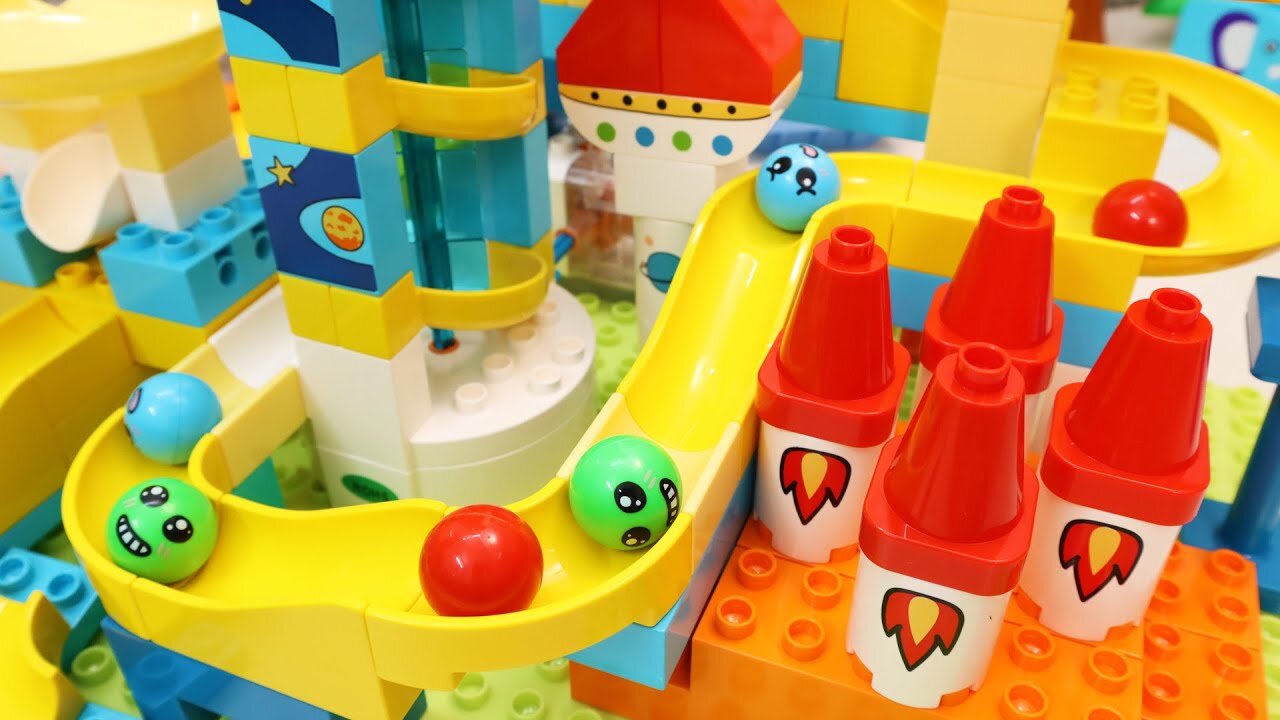 Satisfying Marble Run Race ASMR Building Blocks Funnels & Spiral Elevator