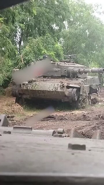 Footage from the frontline in Ukraine shows a damaged Ukrainian leopard tank