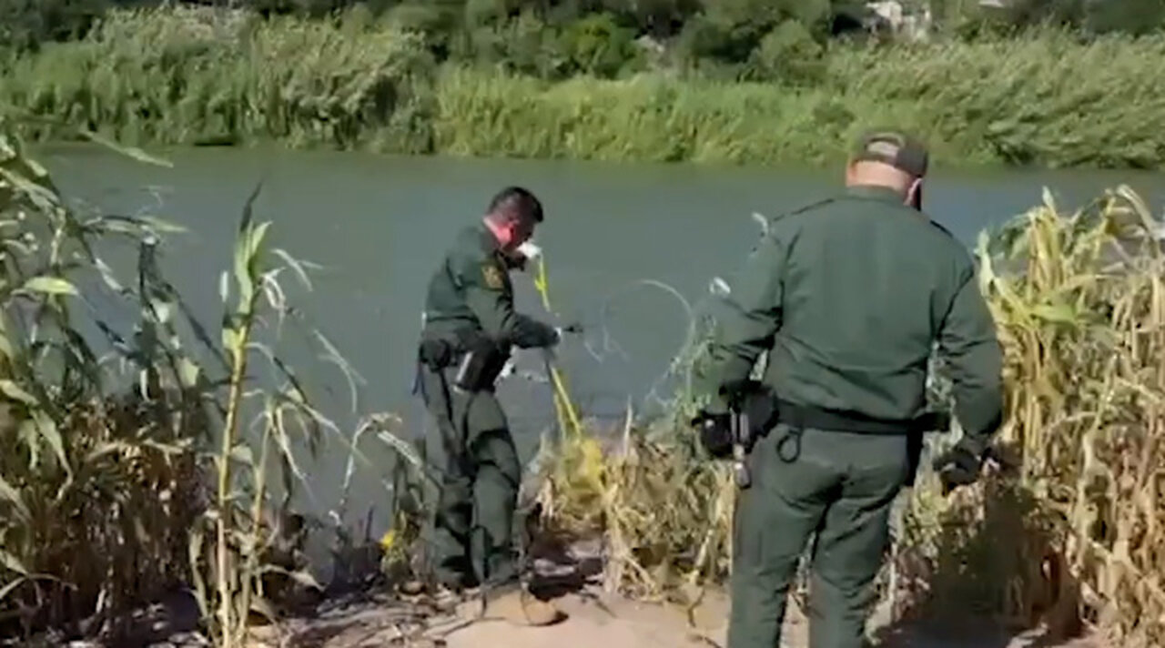 YES, DEMOCRATS ADMITTING UNLAWFUL ALIENS ON PURPOSE: CBP CUTS razor wire to admit unlawful aliens