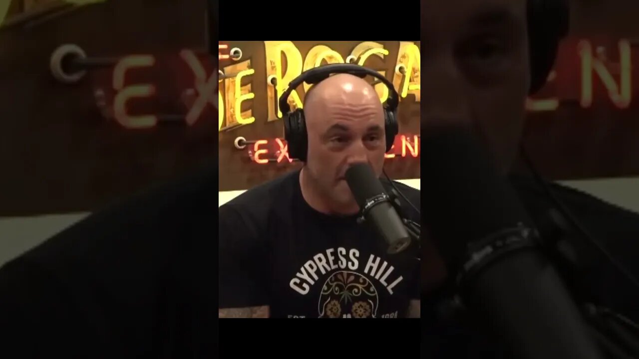 Joe Rogan DESTROYS Sanjay Gupta on the JRE podcast