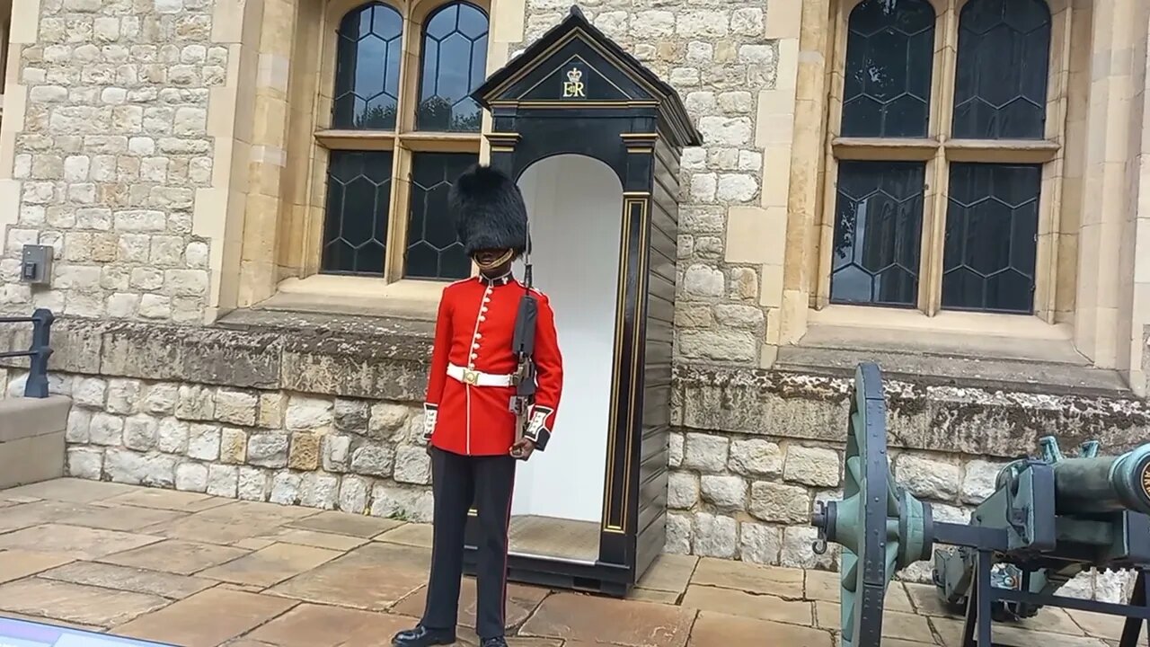 Change arms #toweroflondon