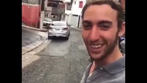 O BAGULHO E DOIDO , OLHA COMO EU CHEGUEI NA QUEBRADA ( MEME ) ( VIRAL ) ( COMEDIA ) #shorts