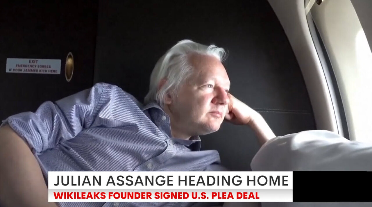 Julian Assange returns to Australia after 15 years