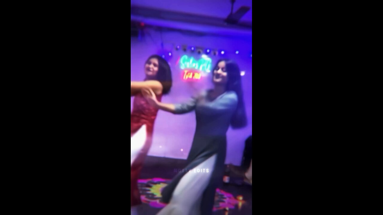 Thumuk thumk nepali hot dance