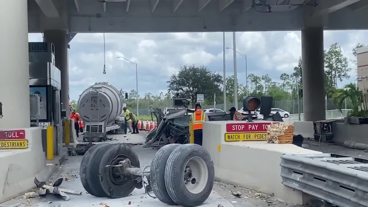 1 seriously injured after semi crashes into toll plaza in Collier County: FHP