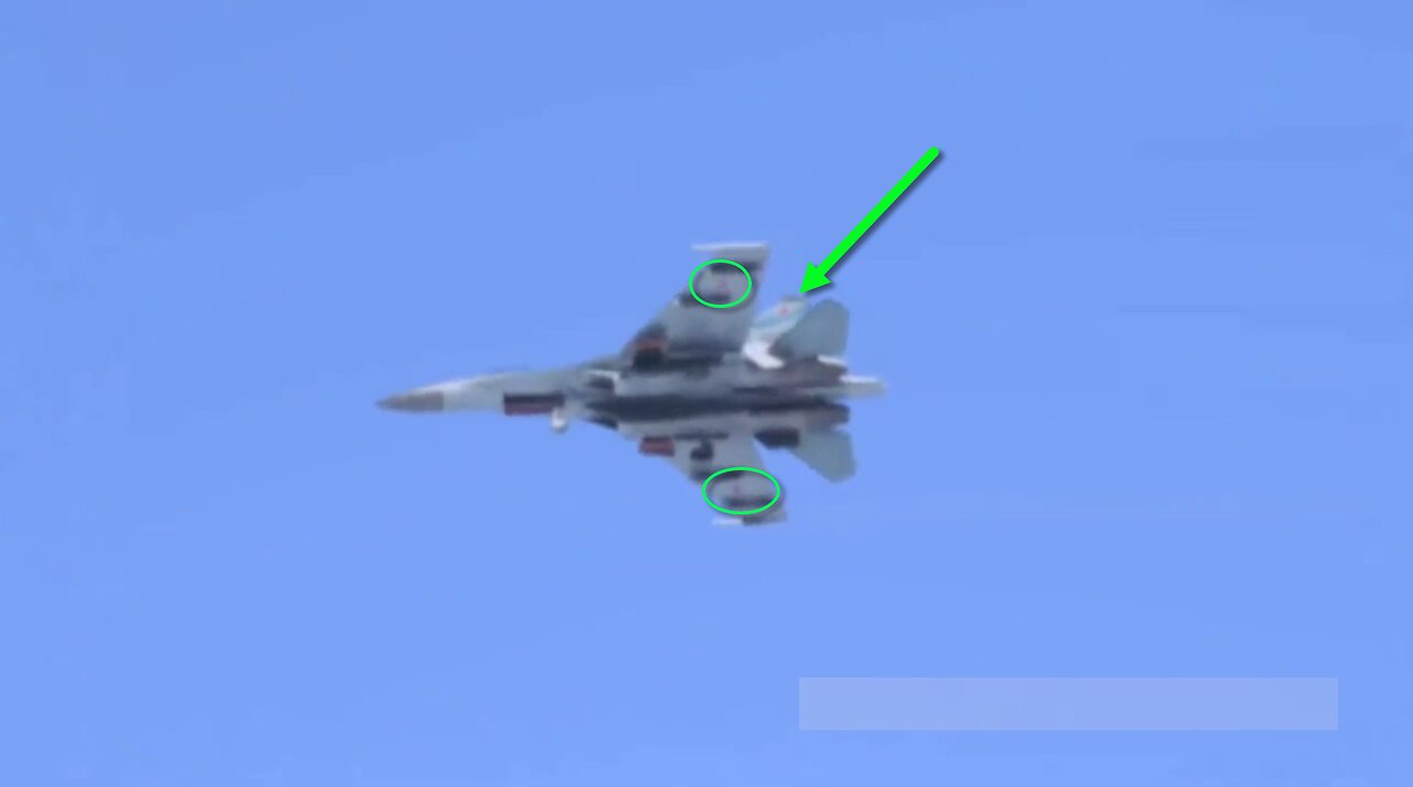 Russian Su-35 jet in the skies of Iran