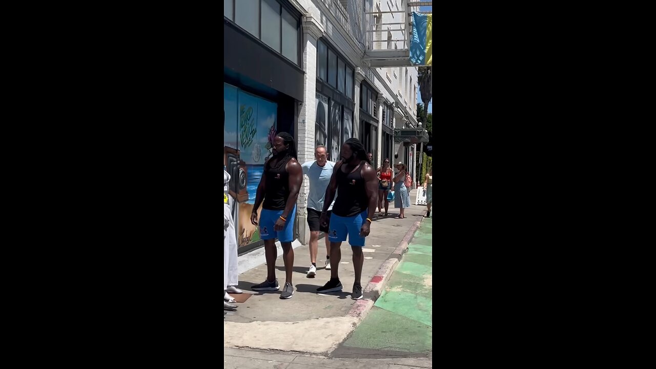 Meet a couple nice brotherd at Venice beach ⛱️