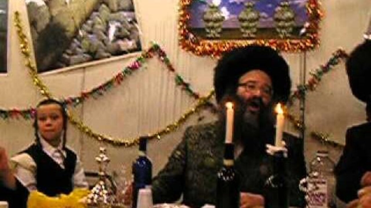 Spinka Rebbe on Sukkos