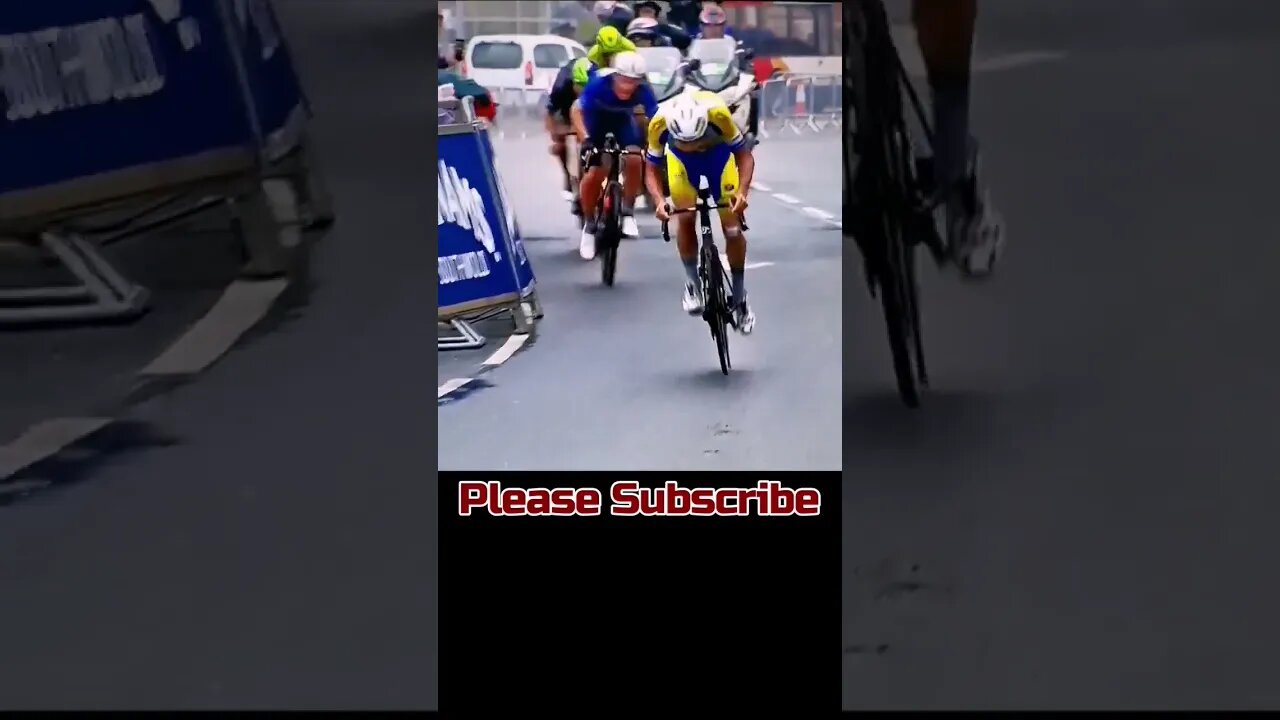 Tour of Britain. Hectic sprint for the finish, in the rain!