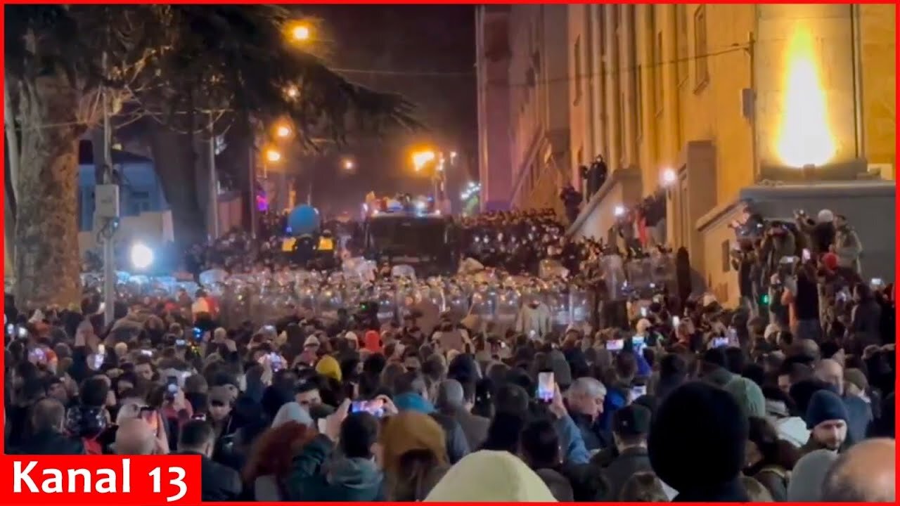 “Putin is f…. up” - Protesters insulting Putin and Russian army in Georgia