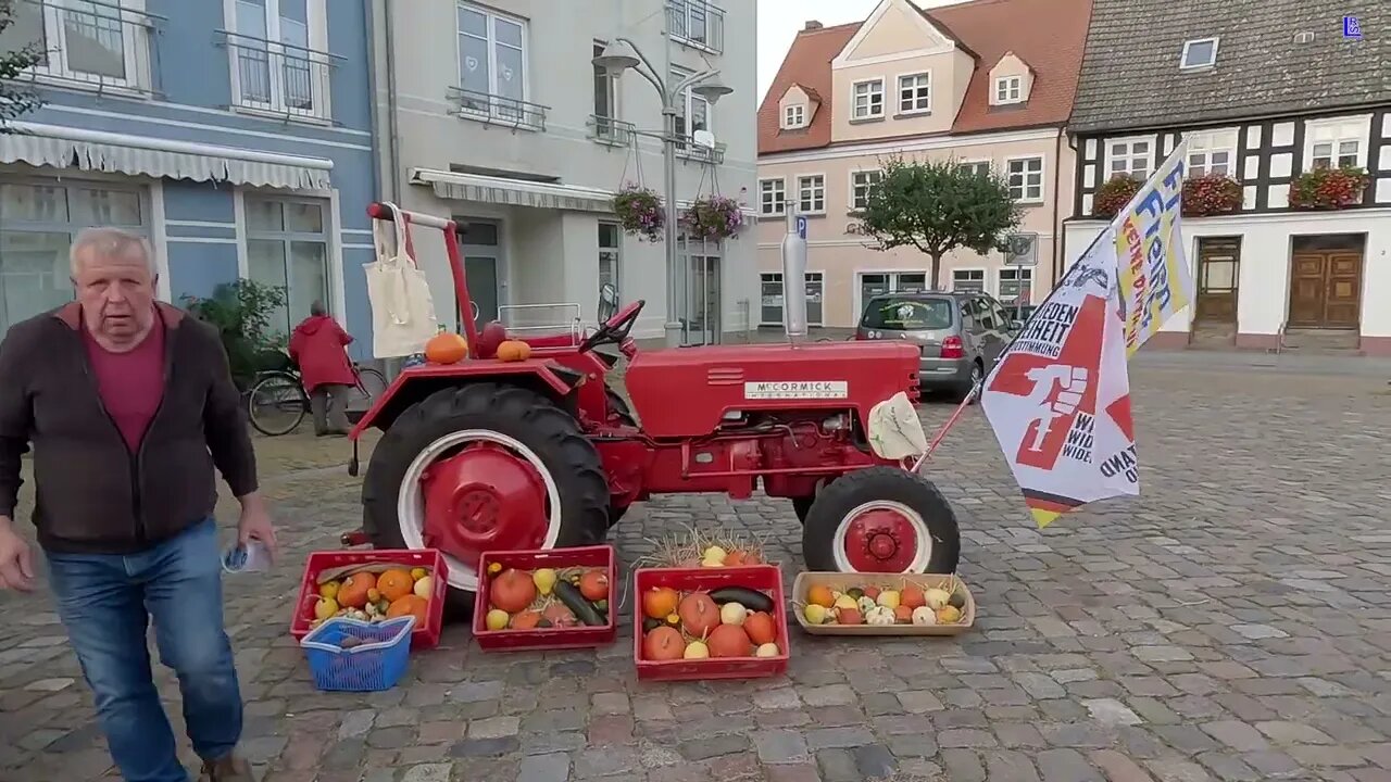 Ueckermünde - Marktplatzgespräch Eröffnung durch Kerstin 04-10-2023