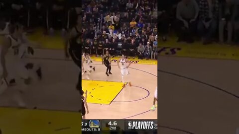 Steph knocks down catch and shoot 3 to close out the half!