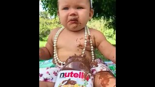 EU NAO ACREDITO QUE ELA FEZ ISSO, BANHO DE NUTELLA #chocolate #nutella #viral #meme #shorts