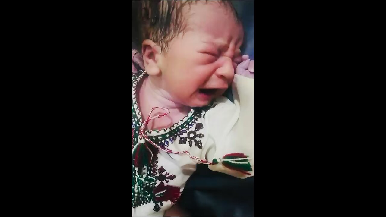 how so cute crying she’s not happy with this Clothes