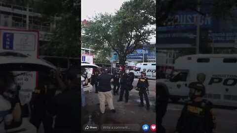 George Floyd protest 6/2/29 cops block the sidewalks but tell you to leave