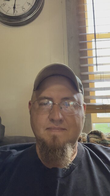 HAPPY HUNTING!!! 🐿️ Chamberlin Family Farms #squirrel #hunting #Indiana #nature