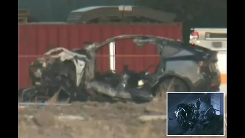 TELSA PASSENGERS BURN TO DEATH AFTER CRASH TURNED OFF POWER & THEY COULDN'T OPEN DOORS TO GET OUT 