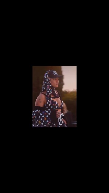 Versace Pre-Fall 2023 Runway Collection