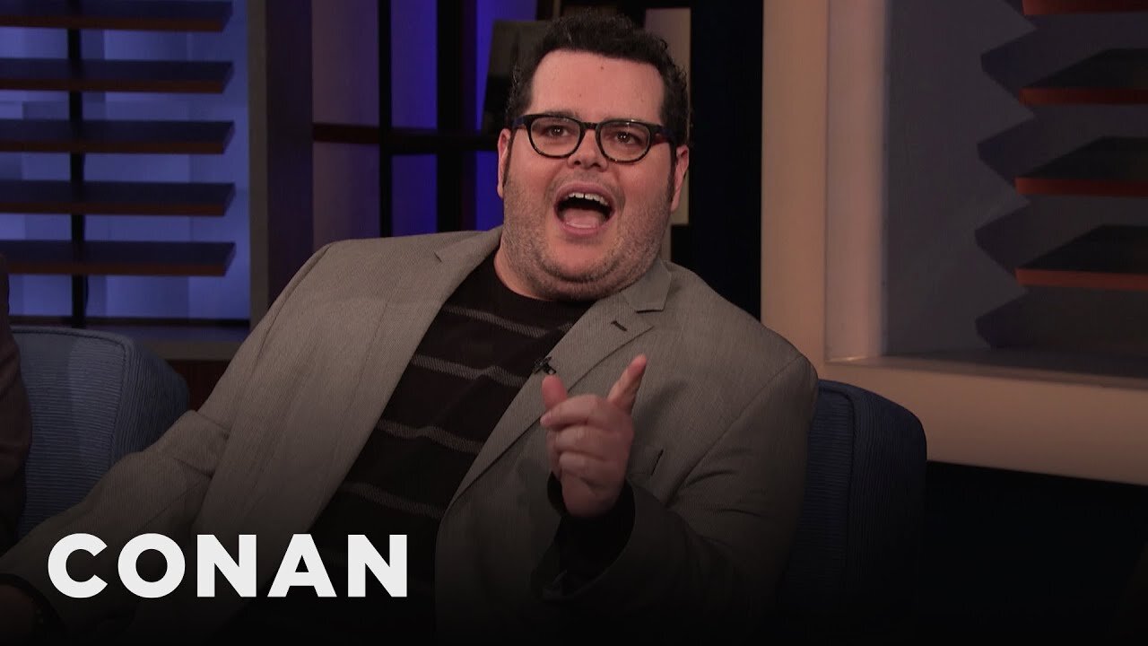 Josh Gad Got Upstaged At The Playground