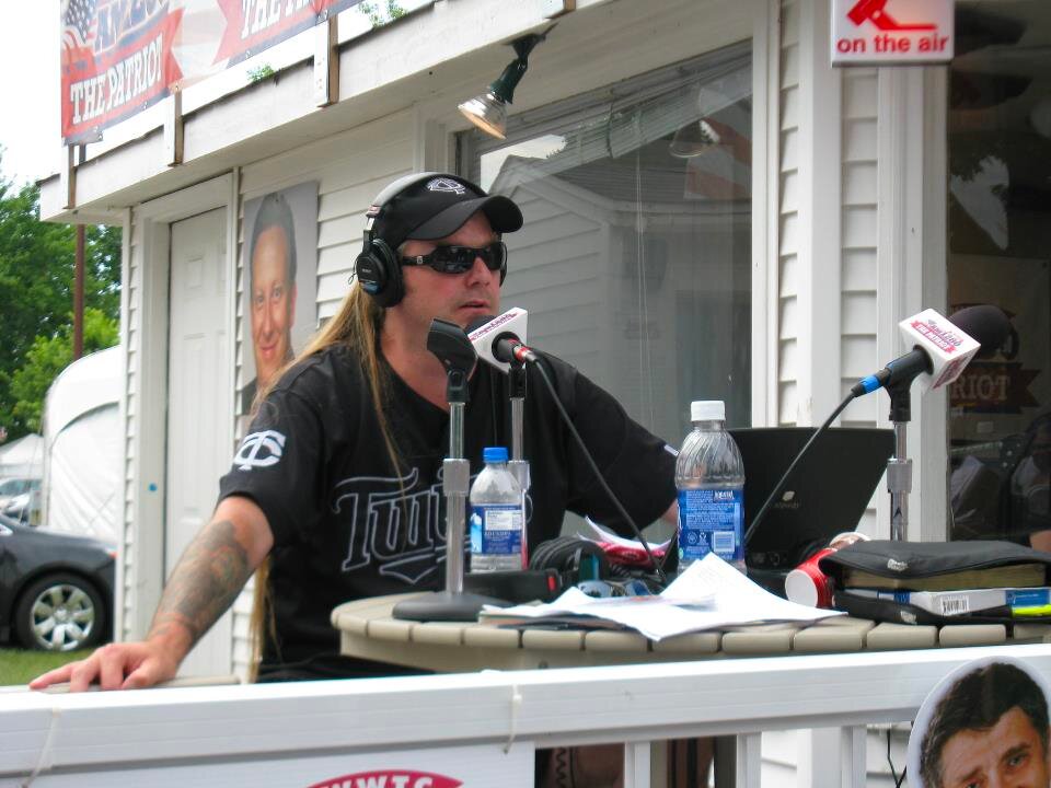 Bradlee Dean LIVE