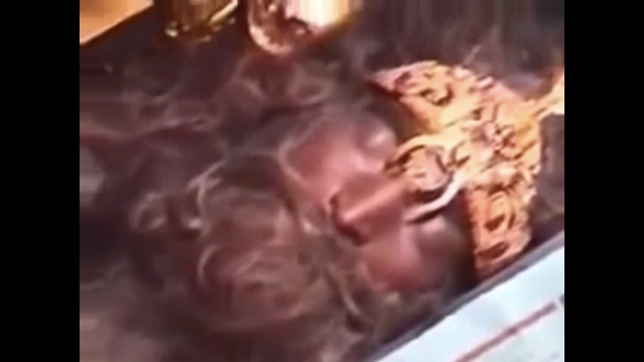 BANNED VIDEO : BIZARRE ANNUNAKI CRYPT KEEPER !!!