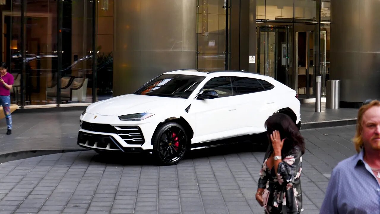 Lamborghini Urus and Huracan Outside Trump Tower in Chicago