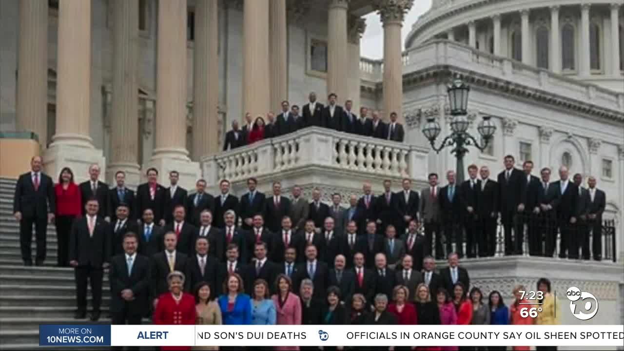 Fact or Fiction: Pic shows congress without masks?