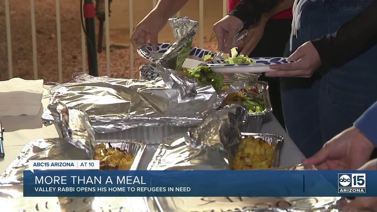 Valley rabbi hosts Thanksgiving meal for refugees