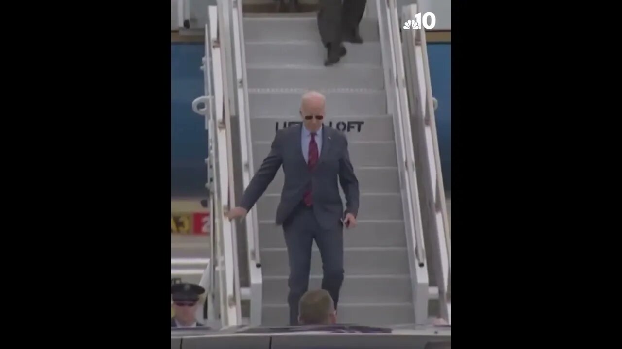 Biden Arrives In Philadelphia On Smaller Plane For Quick Speech And Fundraiser, Takes No Questions