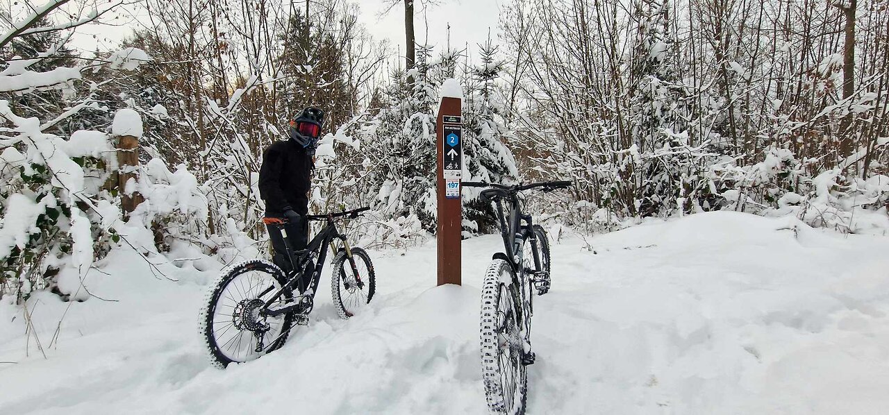 (DROGA STAREGO DO SZKOŁY) czyli śnieg po kolana ale lecimy dalej❄️🚵