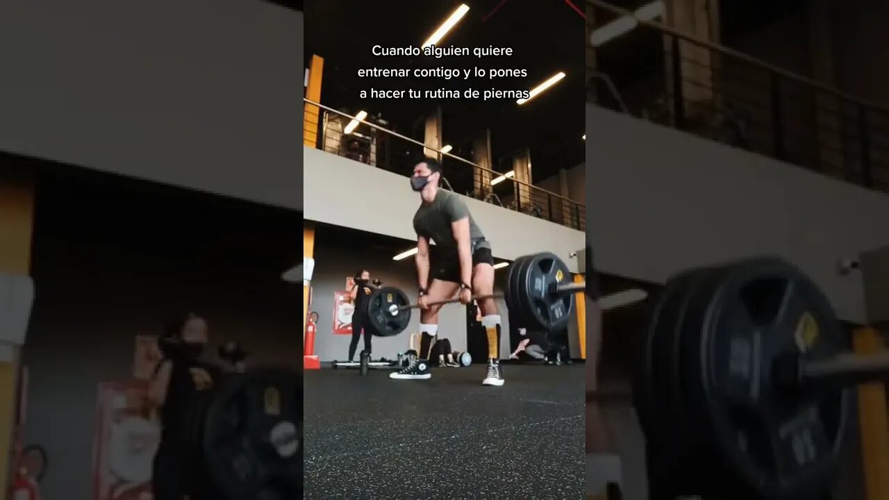 Cuando Alguien Quiere Entrenar Contigo y lo Pones a Hacer tu Rutina de Piernas 🔥