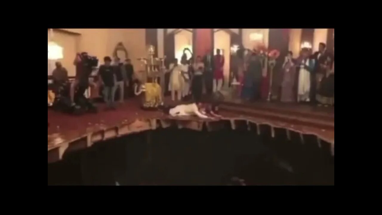 Indian dancefloor collapse.