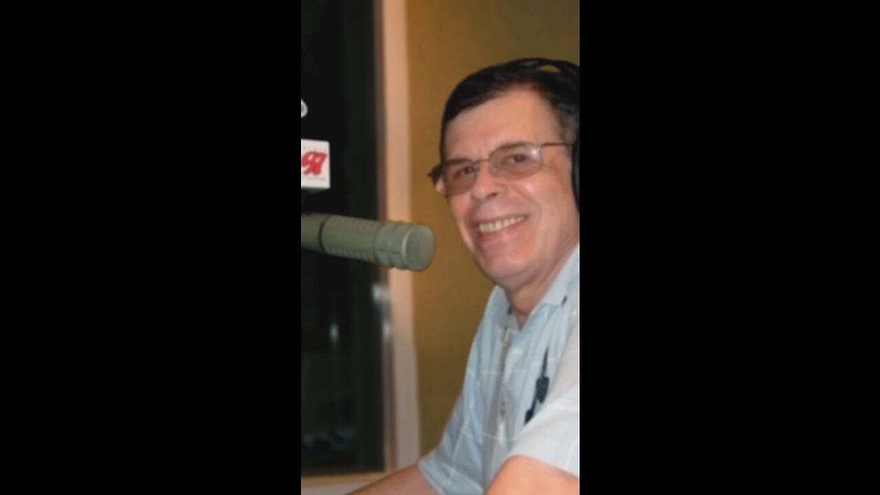 This man receives mails from aliens is it true or not leaked mails of aliens.
