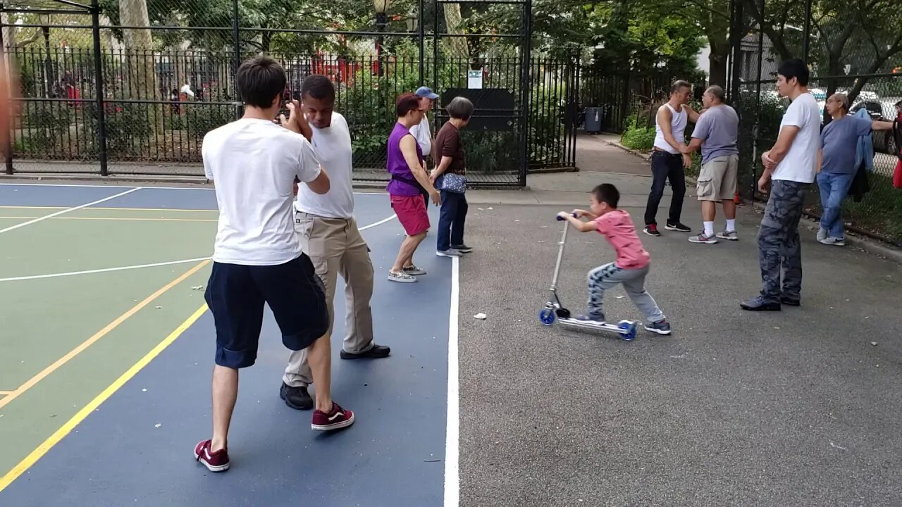 Ben Yi vs Shaolin Mike ☯ Modern Combat Taiji Chuan