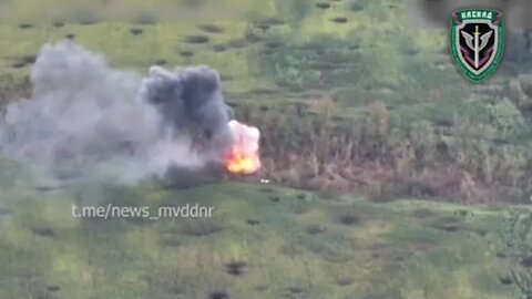 The tankers of the DPR Cascade send a fiery greeting to the neo Nazis and their armored vehicles in