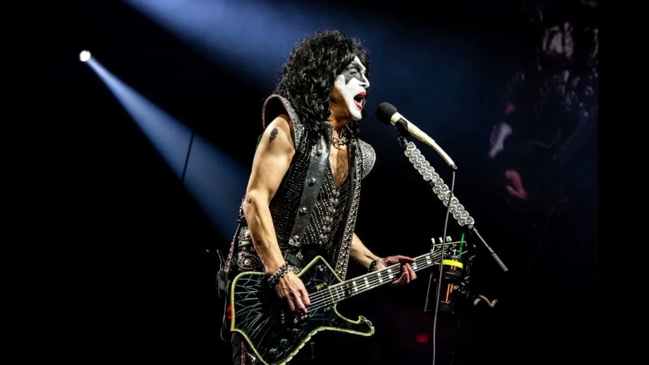 Kiss Topic: Kiss Is Accused of Lip Syncing During The AFL Prefomance (Say it isn't so)