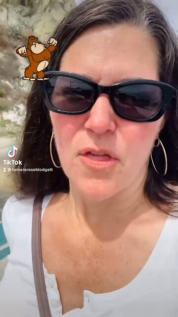 A zoo of ppl always produces orangutans 🦧