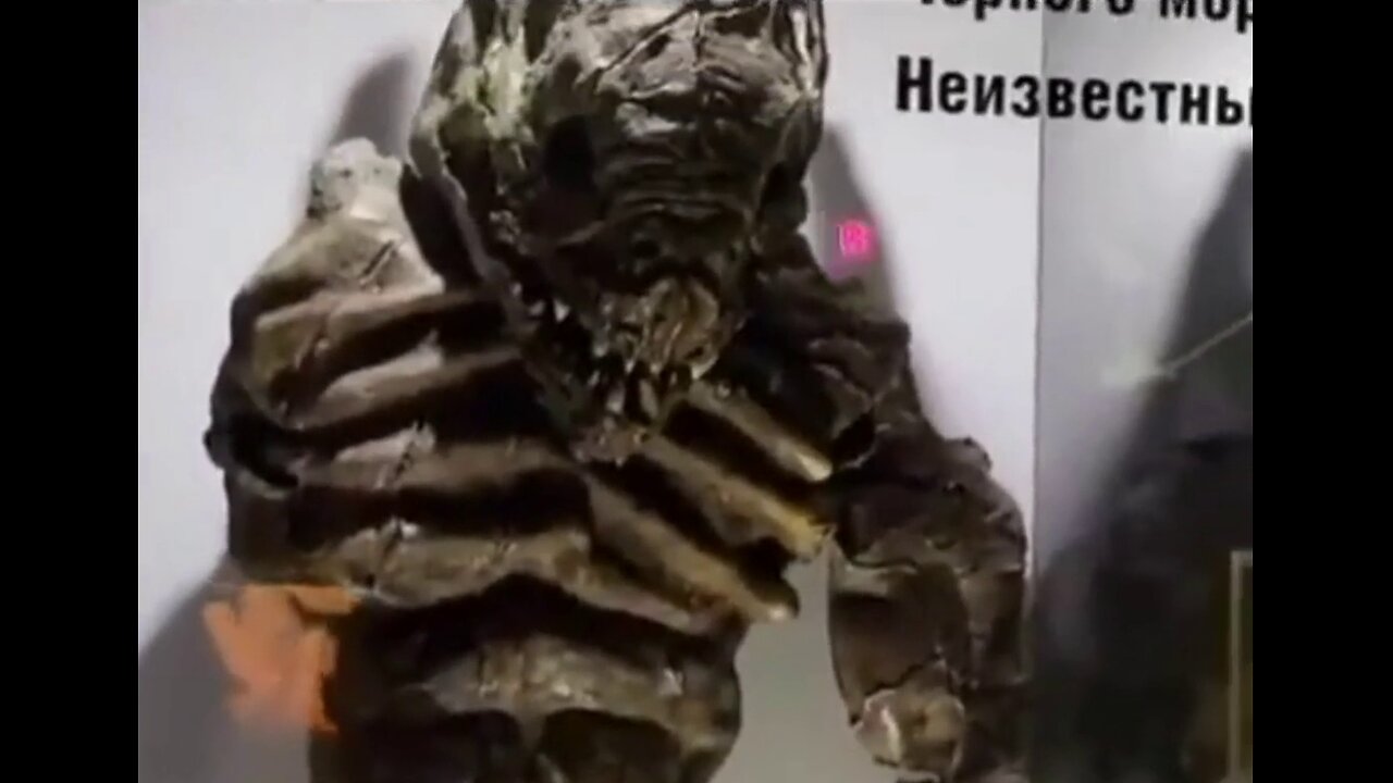 Reptilian body in Russian facility // Σώμα Ερπετοειδή σε Ρωσικές εγκαταστάσεις
