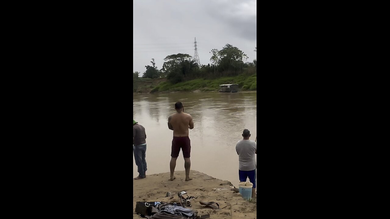 Pescando piranambu no Rio Acre