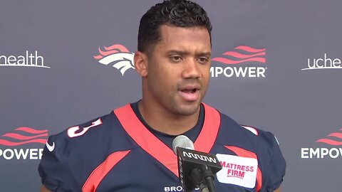 Russell Wilson sets tone in Broncos' OTAs with 'wild obsession' with winning