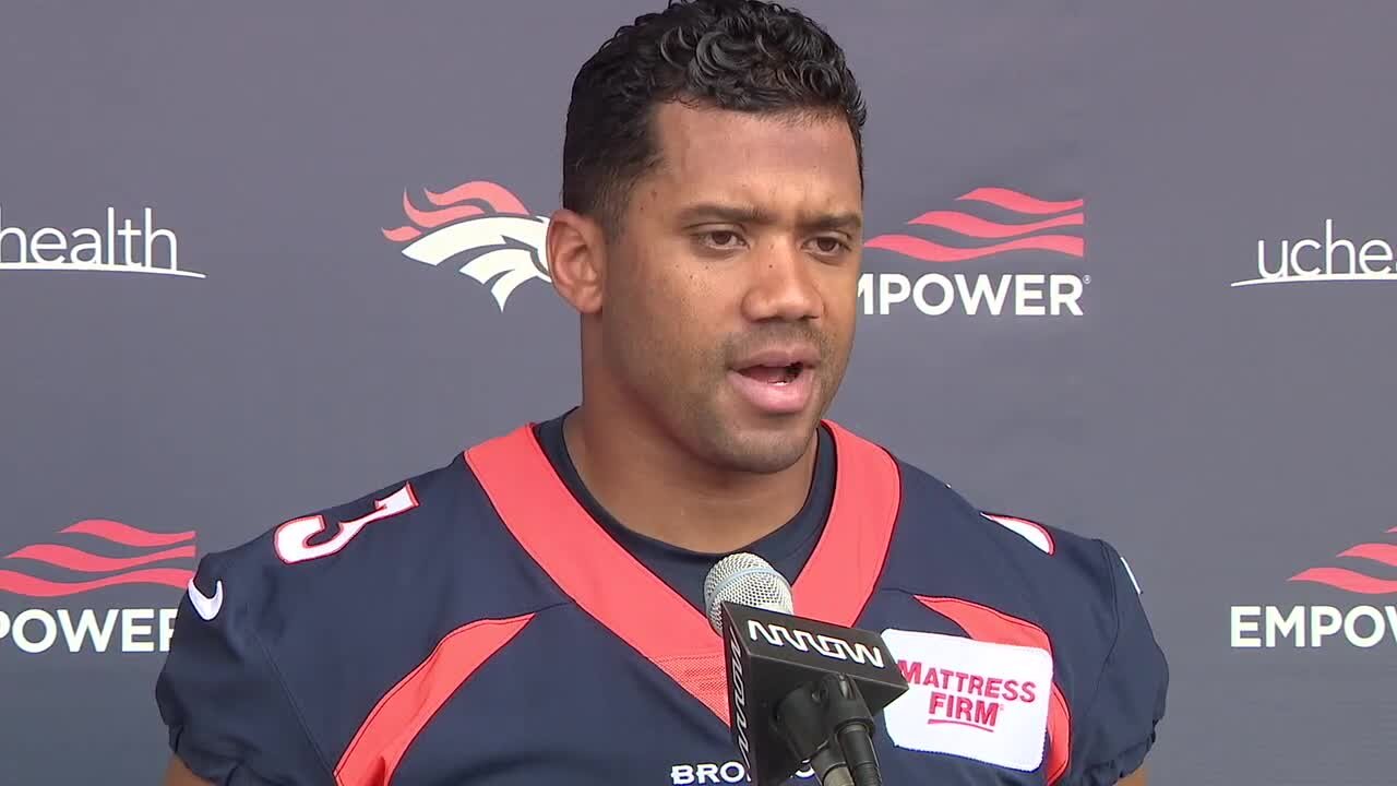 Russell Wilson sets tone in Broncos' OTAs with 'wild obsession' with winning