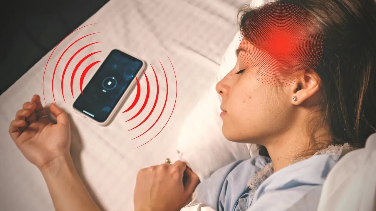 Never Sleep With Your Smartphone Near You, Here's Why!