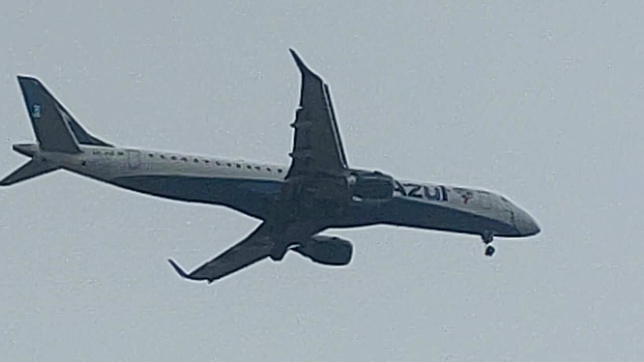 Embraer 195 PR-AUE coming from Belém do Pará to Fortaleza
