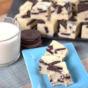 Cream Cheese Oreo Fudge