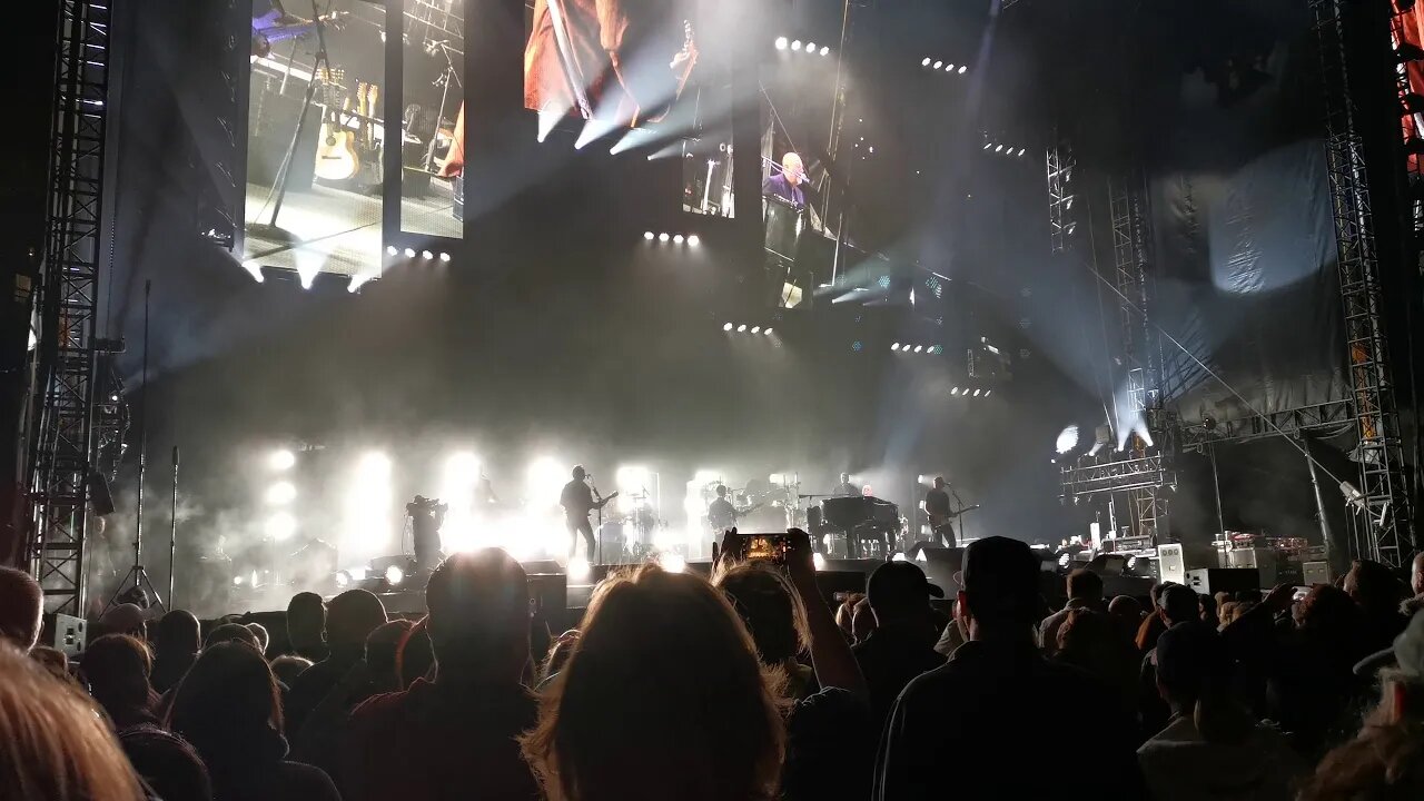 Billy Joel in Arlington song I Go to Extremes