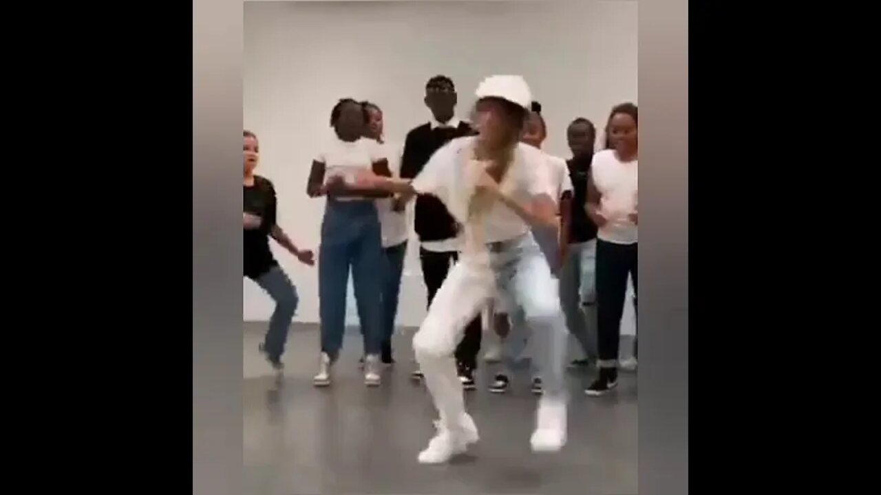 Check out this Amazing dance steps 😱🤤☺😇