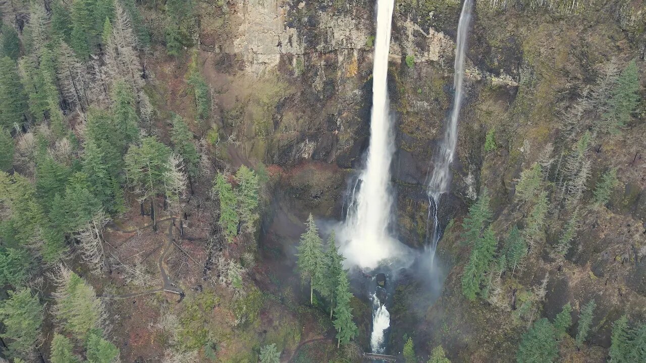 Flight to Stunning Multnomah Falls (From the Twilight Vampire baseball field) in 4K