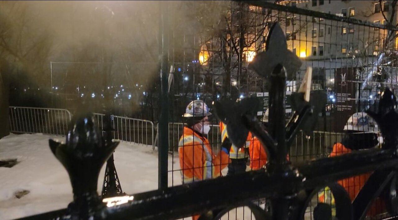 Fencing & Barricades Brought In & Setup Around Parlaiment Hill