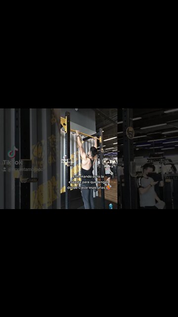 Entrenando Duro la Espalda Para que Tengas Dónde Clavar Esas Uñas 🥵